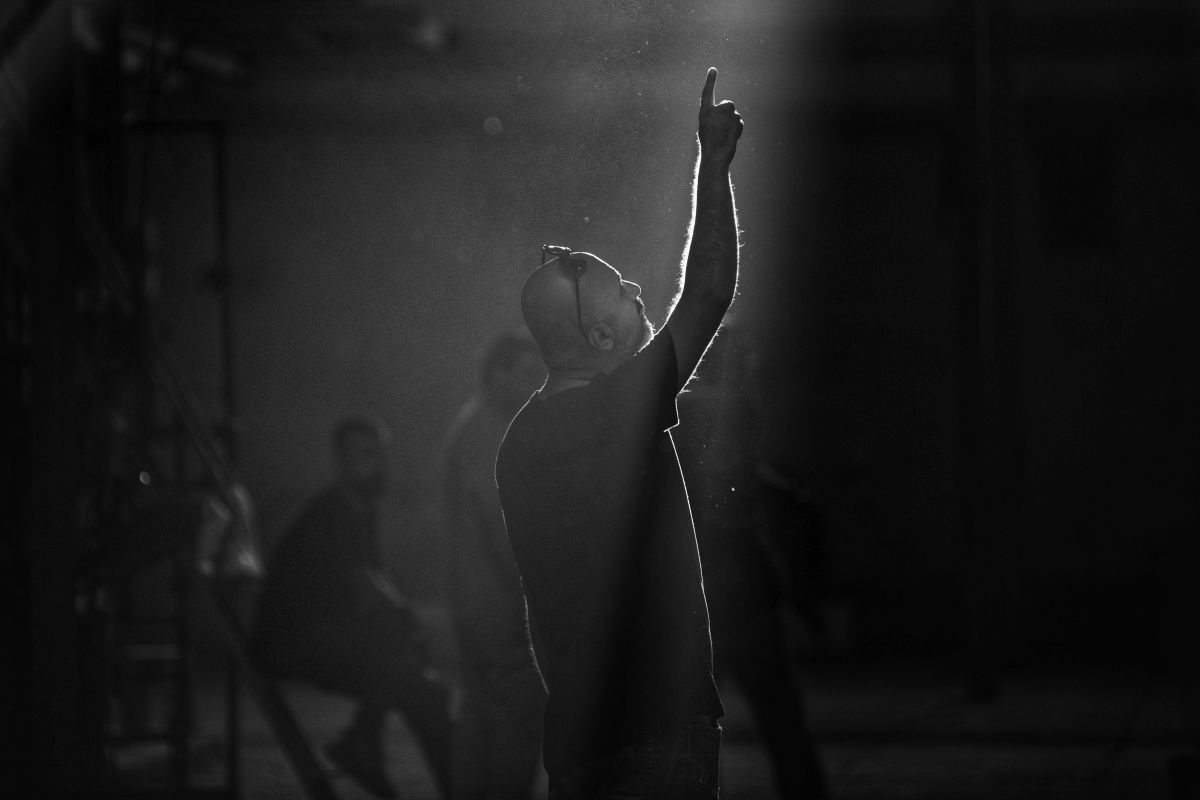 Hojjat Ashtari walking in autumn setting